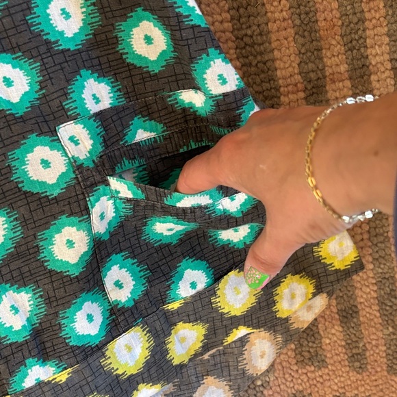 Vibrant Multicolor Patterned Relaxed button down. - Picture 6 of 7